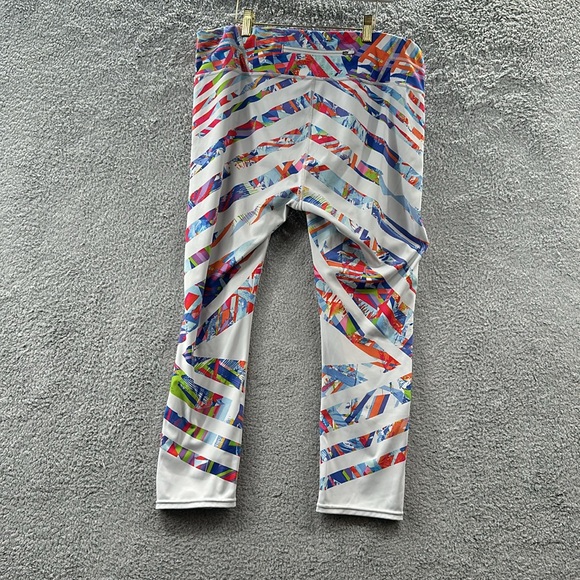 Athleta Kaleidoscope Sonar Capri Leggings White & Multi Colors Size XLT - Picture 8 of 12